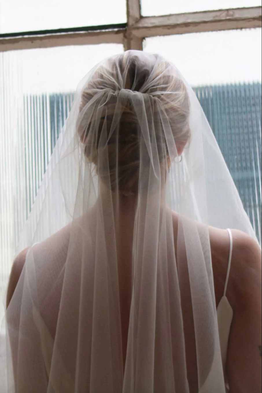 Short lace trim veil with blusher